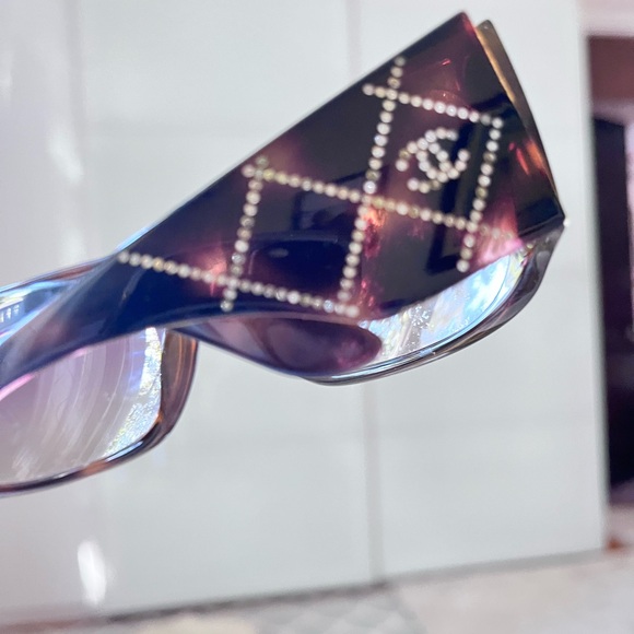 Chanel Vintage Tortoise Shell Sunglasses - Picture 7 of 10